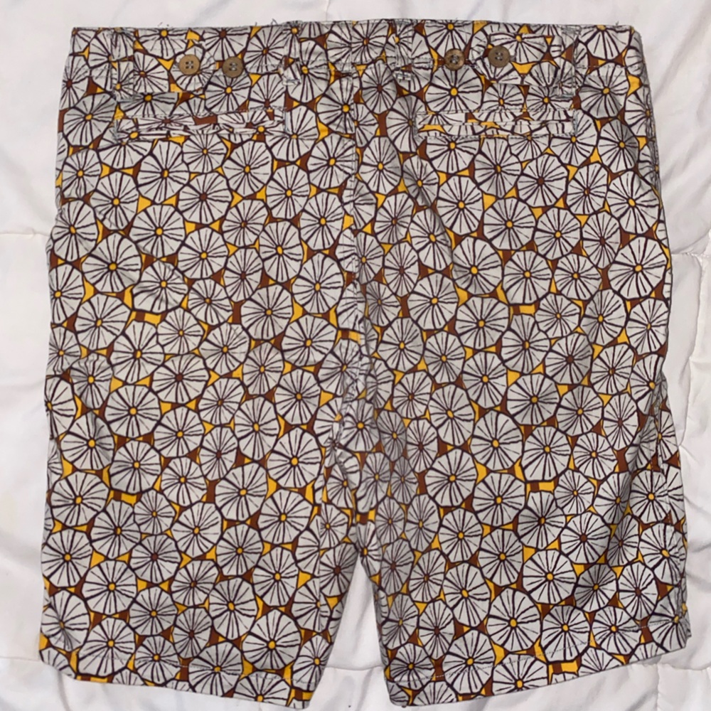 Pattern Bermuda Shorts - Picture 5 of 5